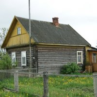 Уютный жилой дом в живописной деревне недалеко от больших  озер
